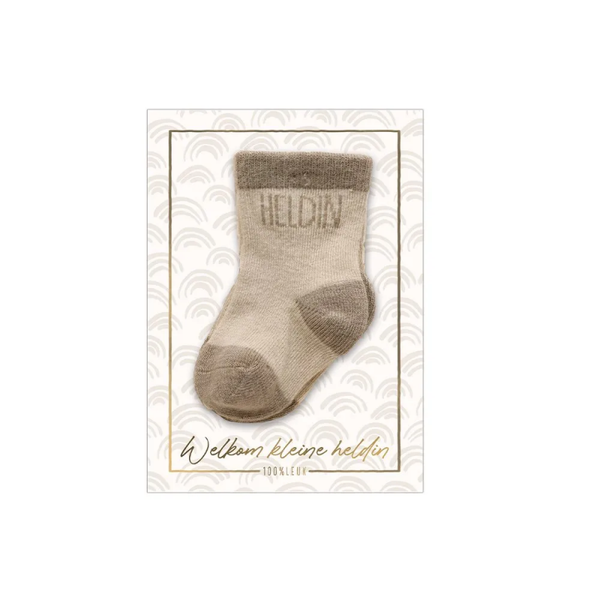 Welkom kleine heldin - babysokjes op kaart - 100% LEUK