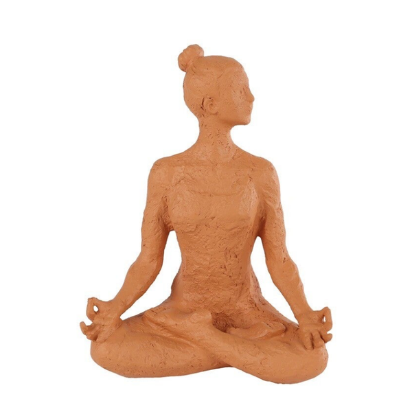 Sculptuur vrouw zittend - terra