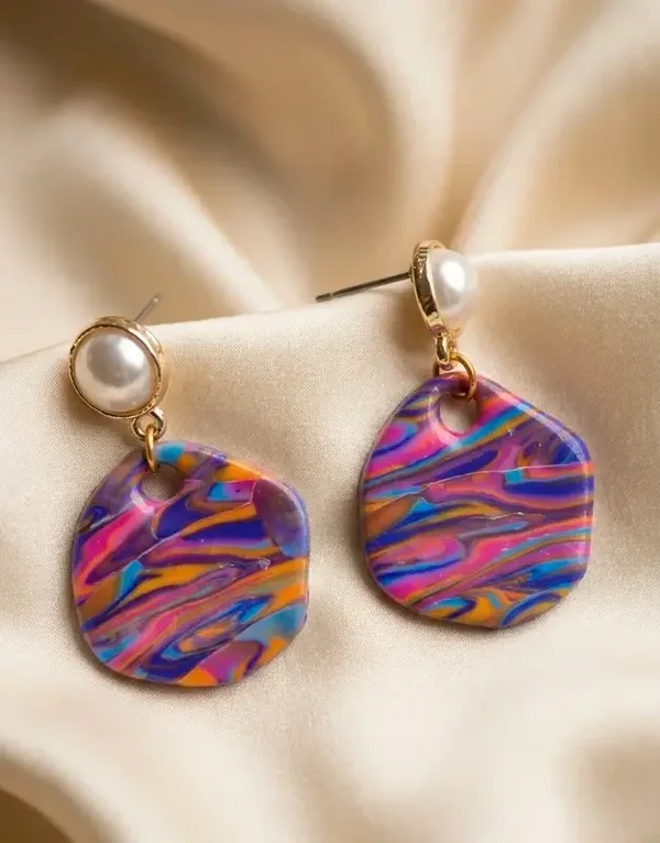 Boucles d'oreilles pendantes polymère - Swirls colorés & Clous perles
