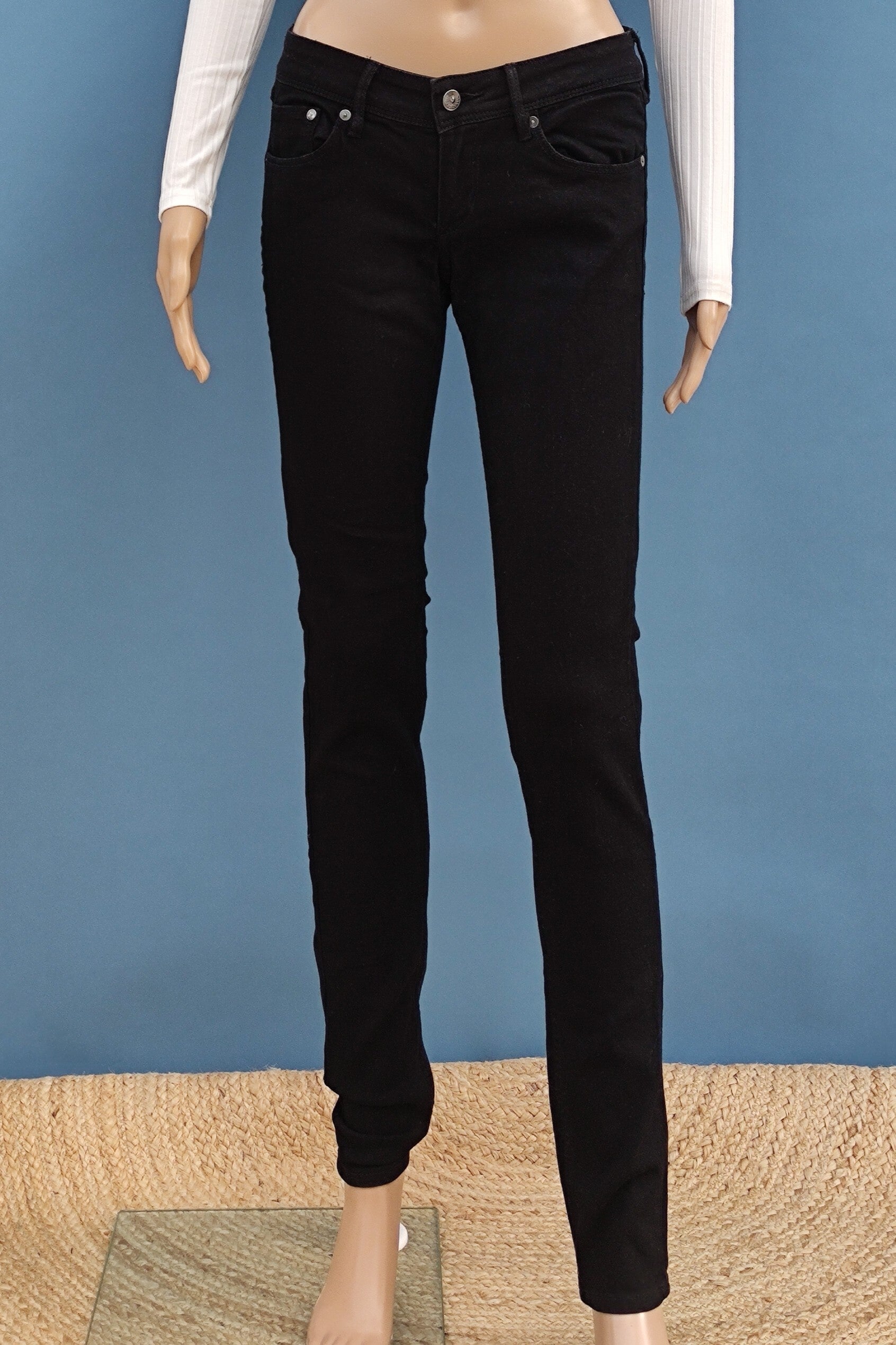 H&M skinny low waist Jeanshose schwarz Gr. S (36) Weite 28