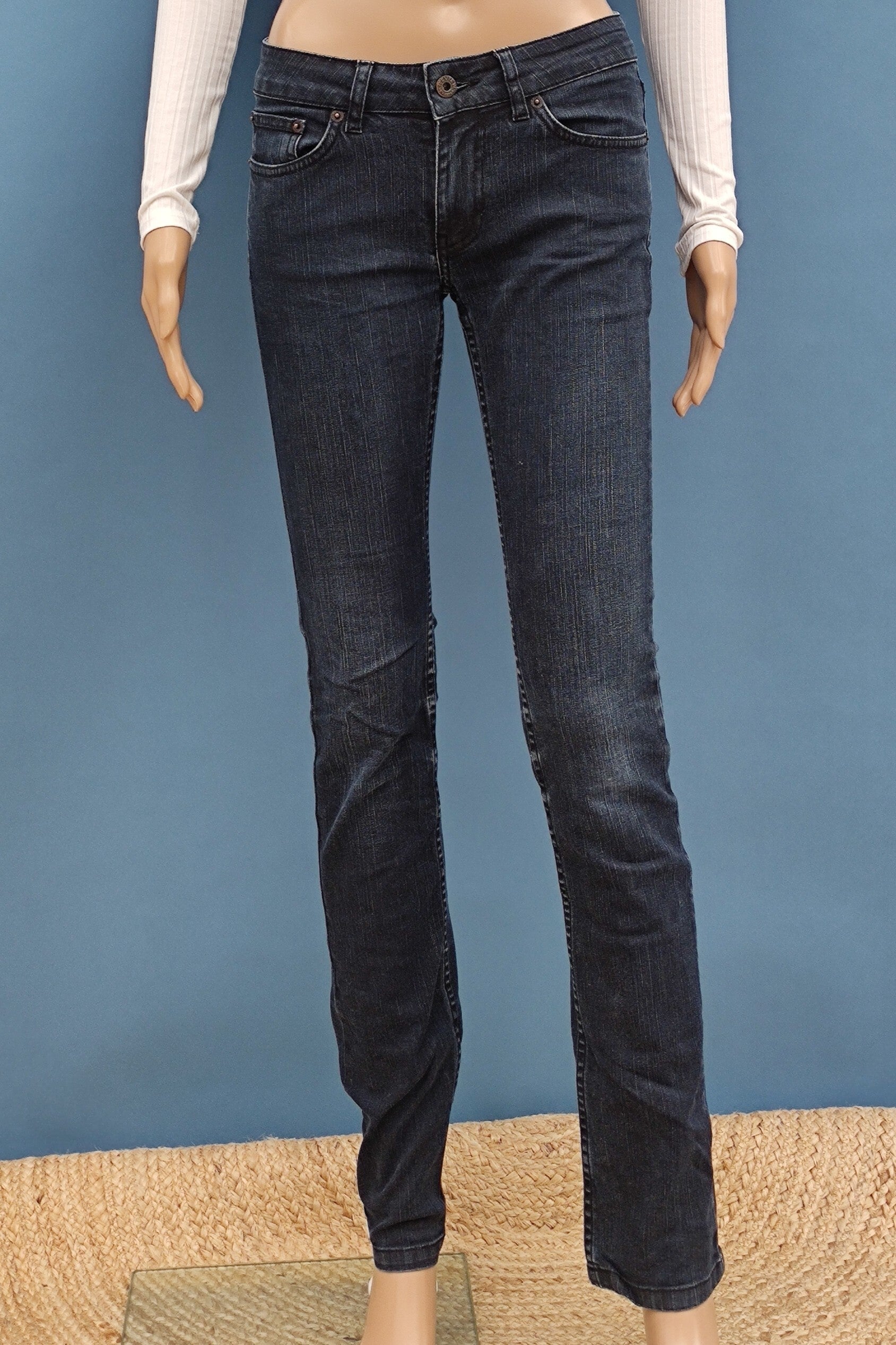 Review slim fit low waist Jeanshose dunkelblau Gr. XS (34) Weite 27