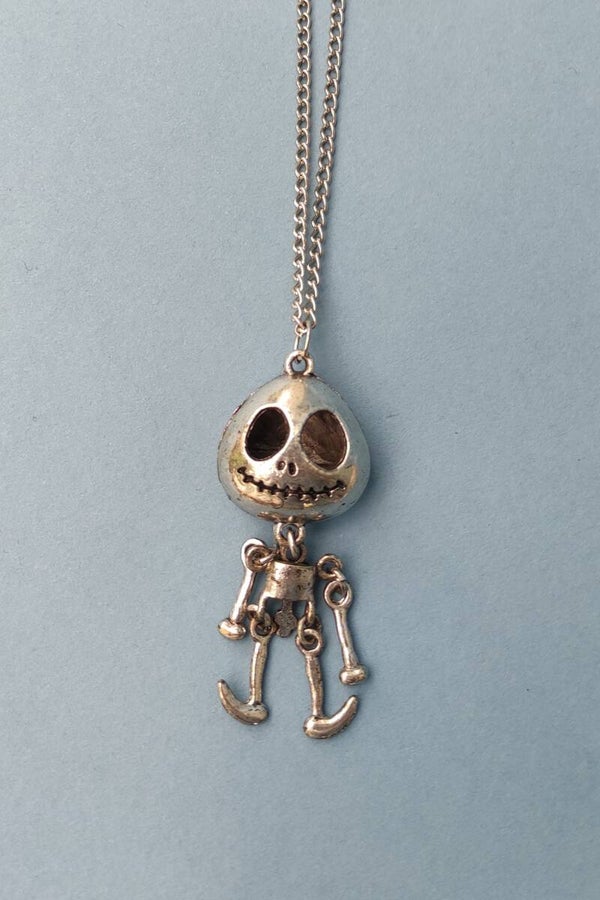 lange Kette mit Totenkopfmännchen Anhänger silber