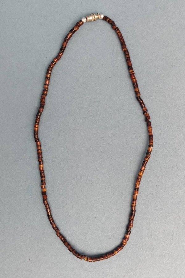 Perlenkette braun