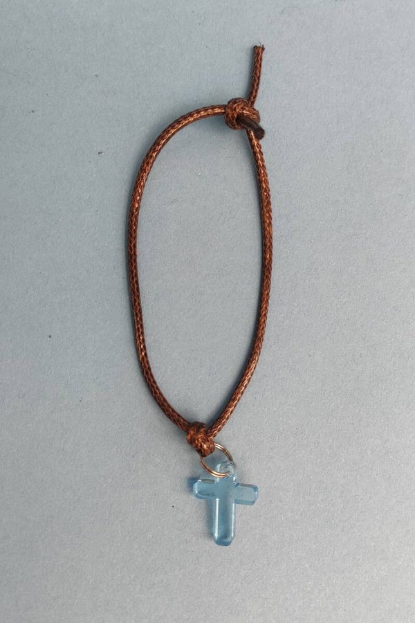 Armband mit Kreuzanhänger hellblau