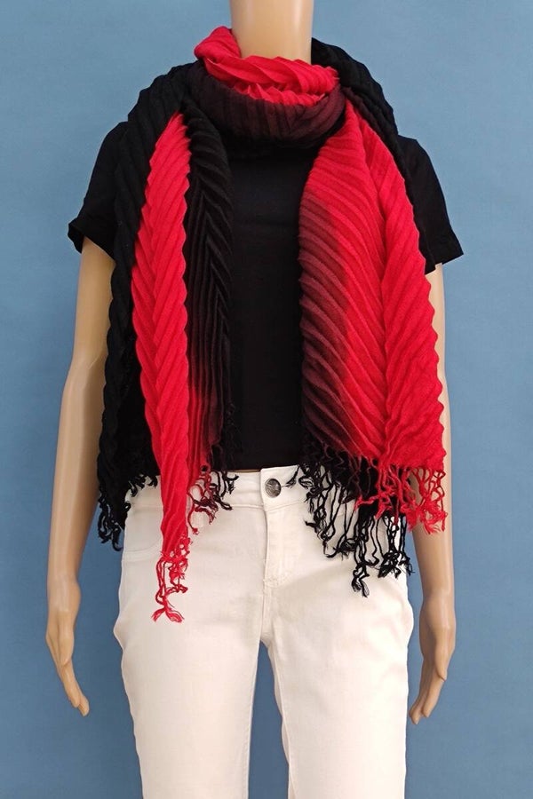 Tuch schwarz rot mit Plisseemuster