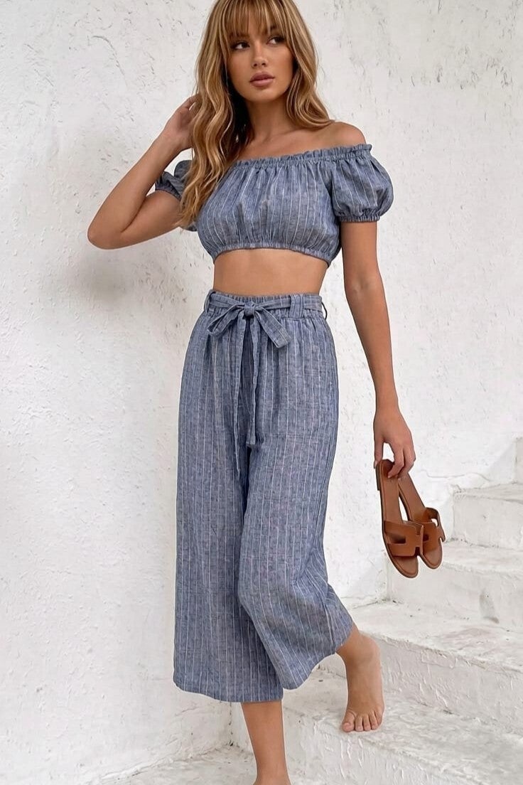 Pull&Bear Caprihose weites Bein blau mit Nadelstreifen Gr. S (36)