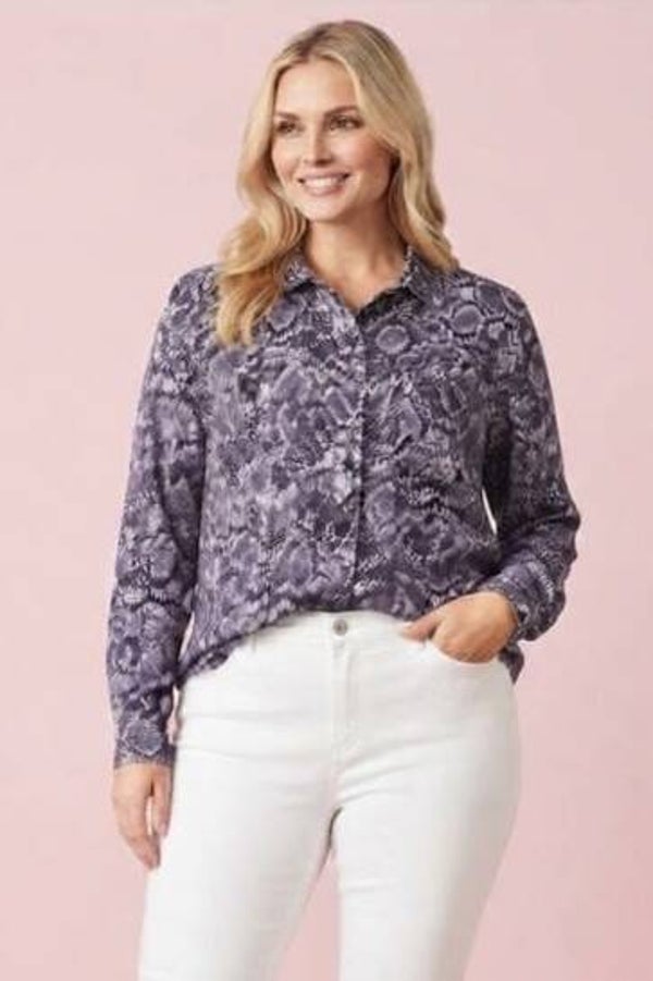 Promod Bluse langarm lila/schwarz mit Schlangenmuster Gr. XL (42)