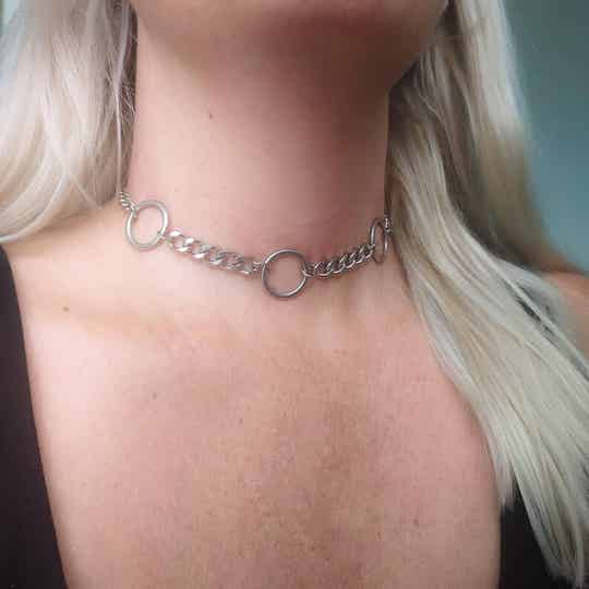 Multi O ring curb chain necklace