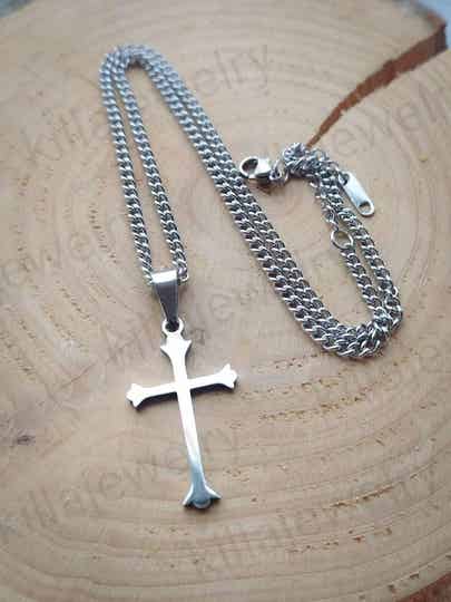 Gothic cross pendant necklace in stainless steel