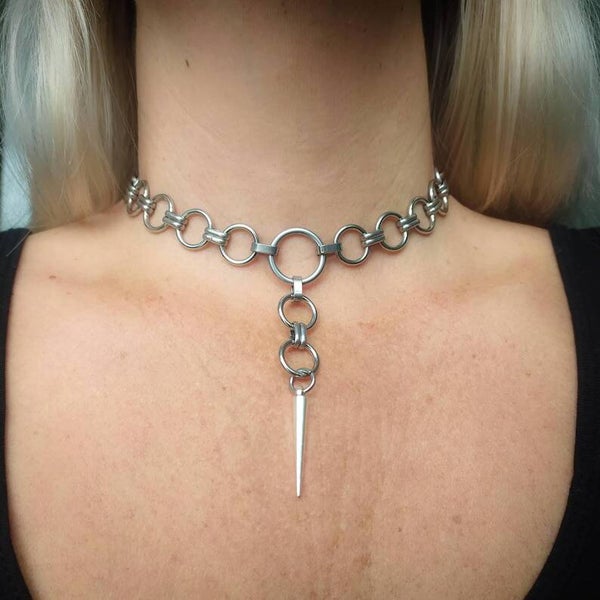 Multiple O ring and spike choker necklace