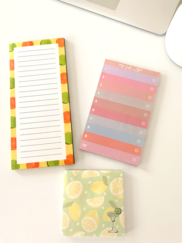 Pocket size compact to do list memo pads and posted note