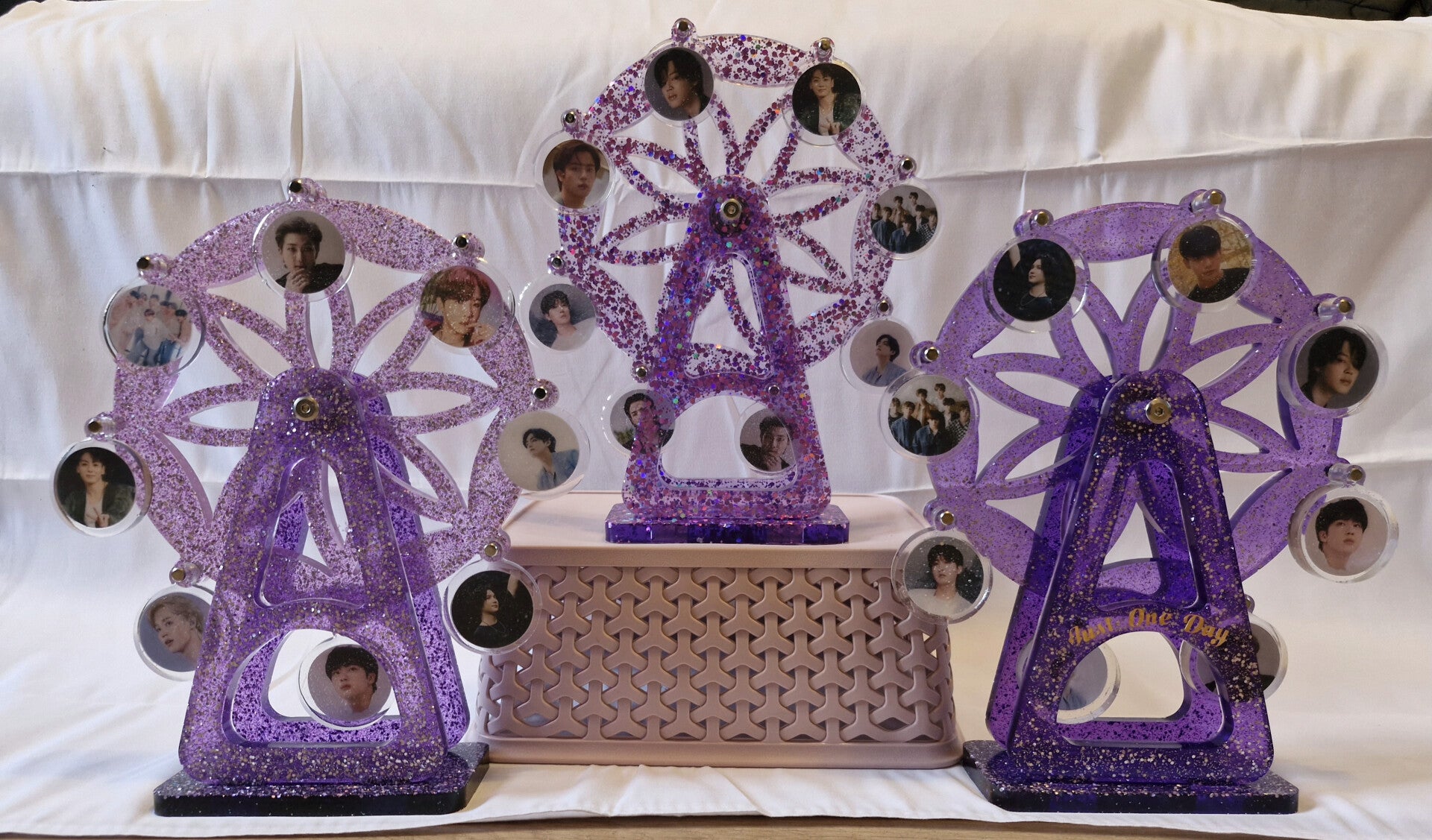 BTS FERRIS WHEEL ORNAMENT