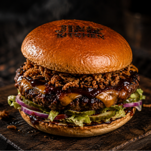 Classic Burger met cajun aardappels en salade