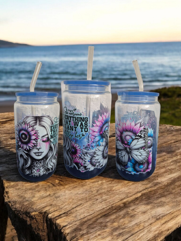 Trinkglas mit Deckel & Strohalm