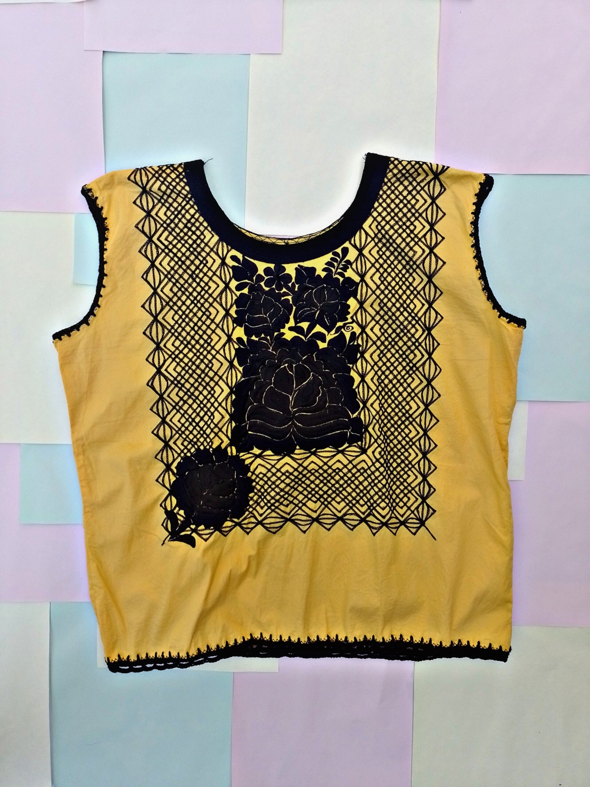 Huipil istmeño cerrado con orilla tejida