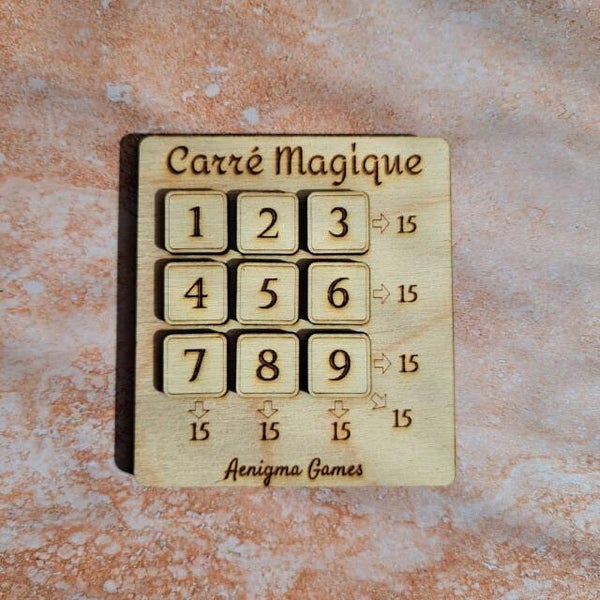 Carré magique – Petit jeu de calcul en bois