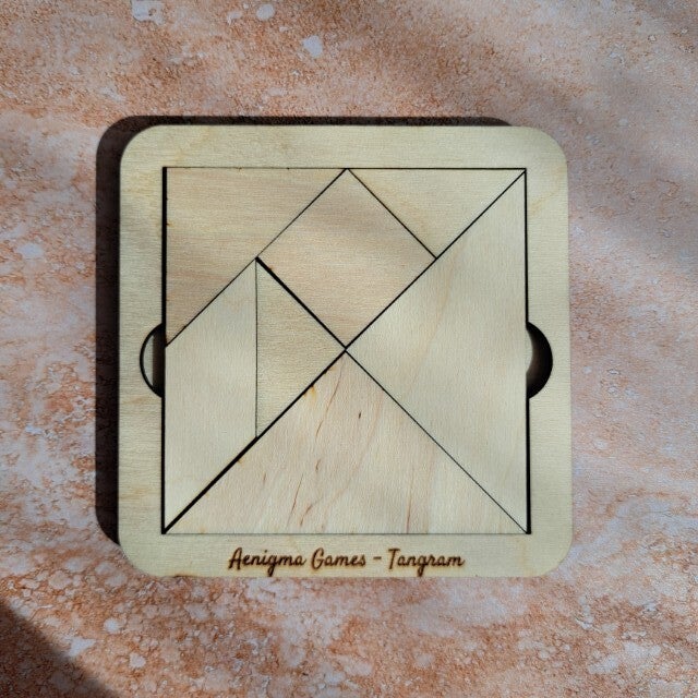 Tangram en bois – Jeu de logique artisanal