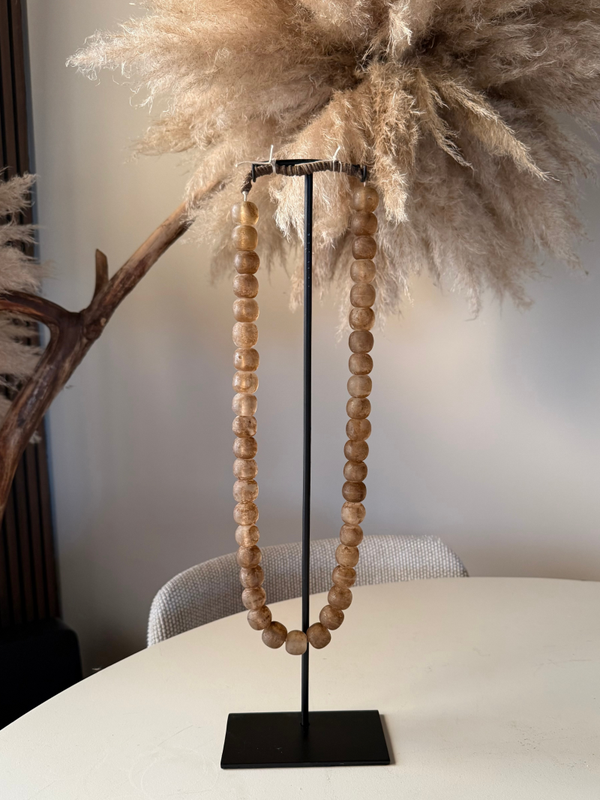 Glaskralenketting op Standaard – Amber | Handgemaakte Luxe Decoratie | 40 cm