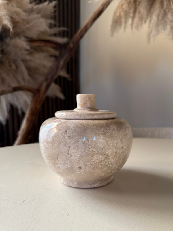 Stone Jar Java – Beige marmeren pot met deksel