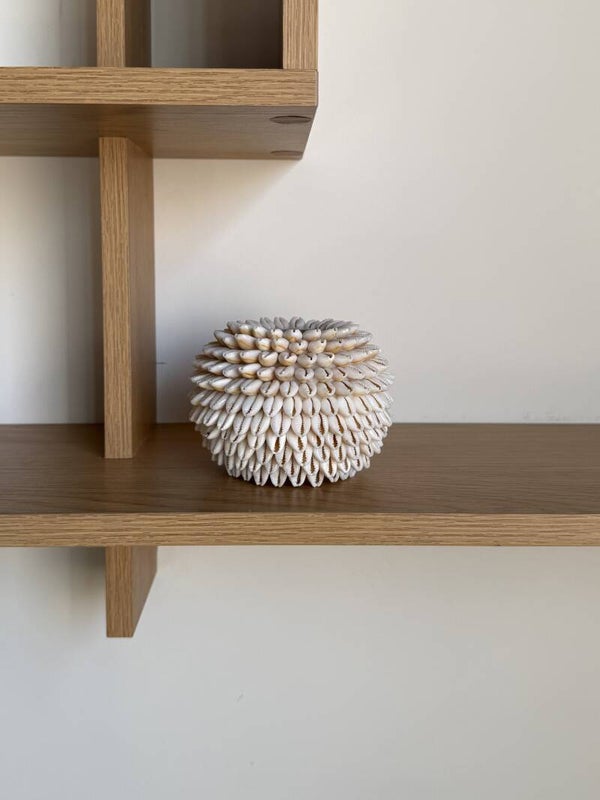 Waxinelichthouder met Kauri Schelpen – Sfeervolle Boho Decoratie