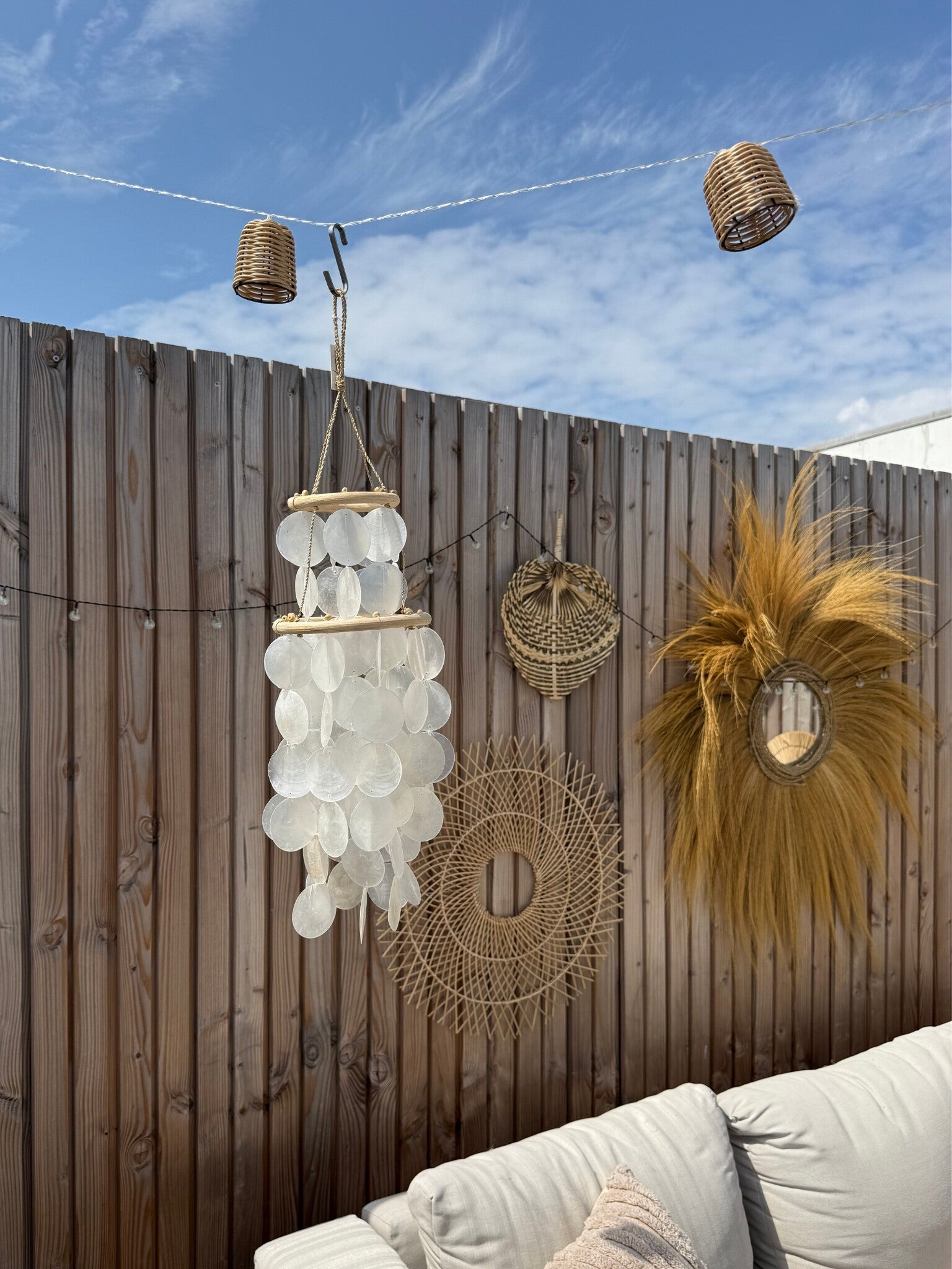Handgemaakte Capiz Windgong ‘Chandelier Zensa’ – Luxe Boho Elegantie met een Rustgevend Geluid