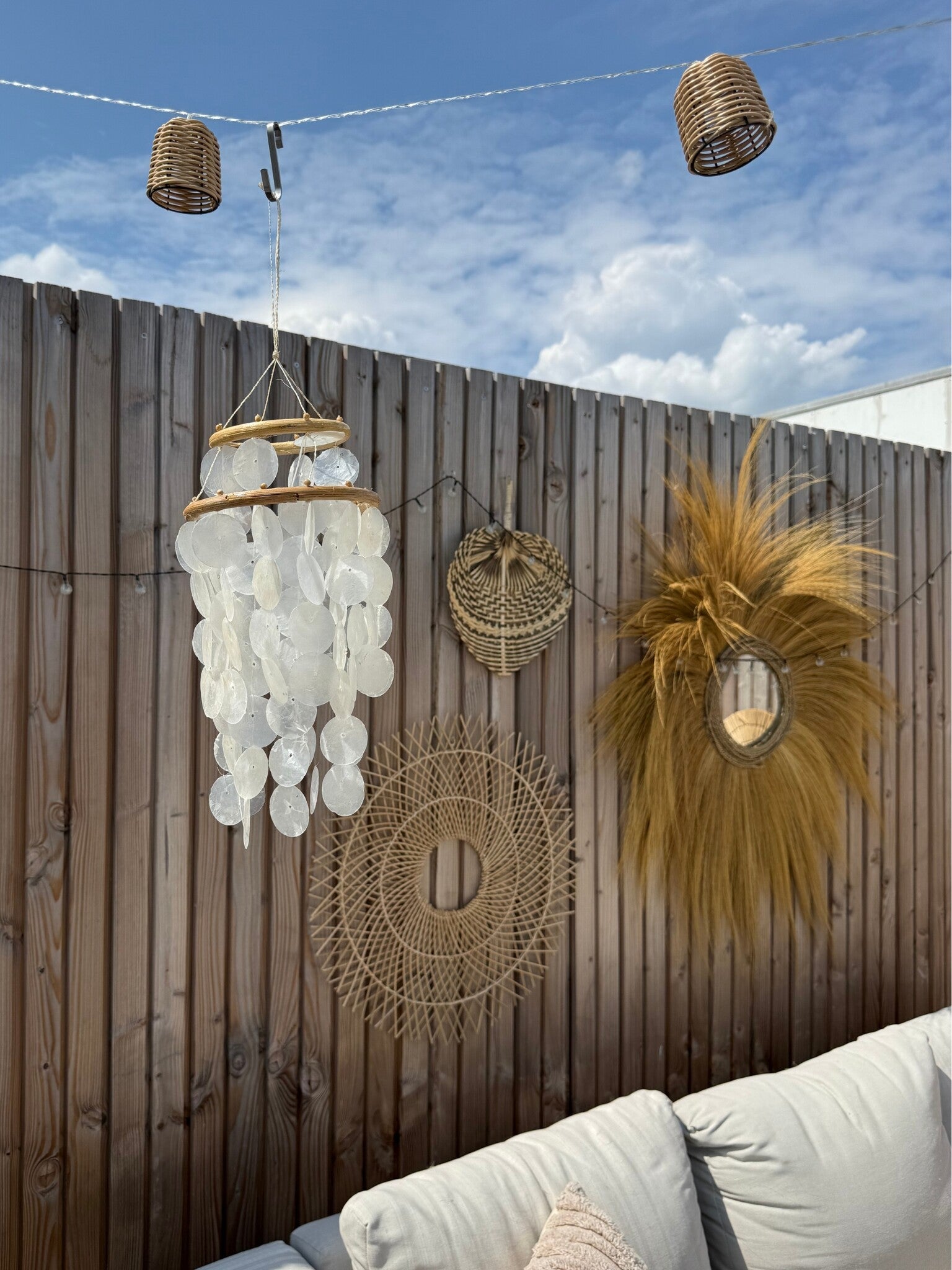 Handgemaakte Capiz Windgong ‘Chandelier Berda’ – Luxe Boho Elegantie met een Rustgevend Geluid