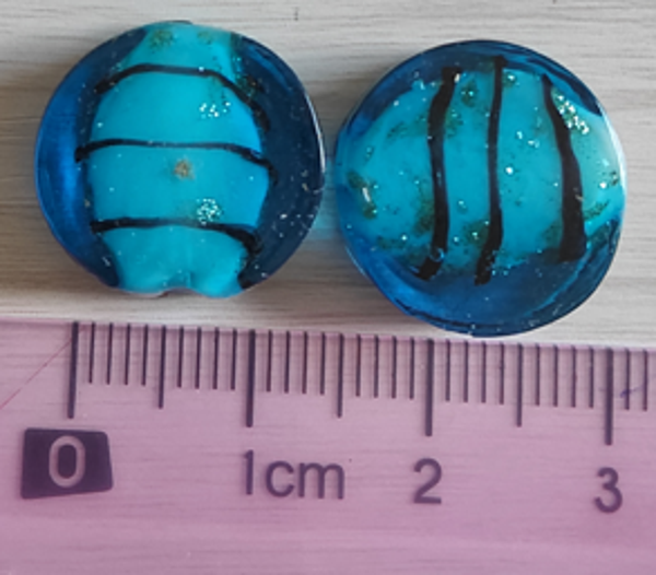 Sphère plate / bleu et filament noir