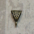 triangle bronze 15x10