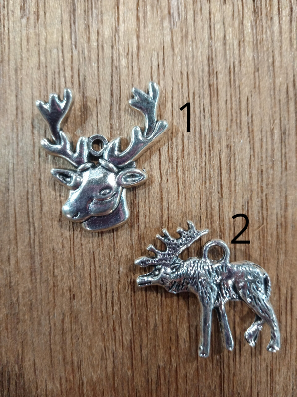 Tête de cerf et élan