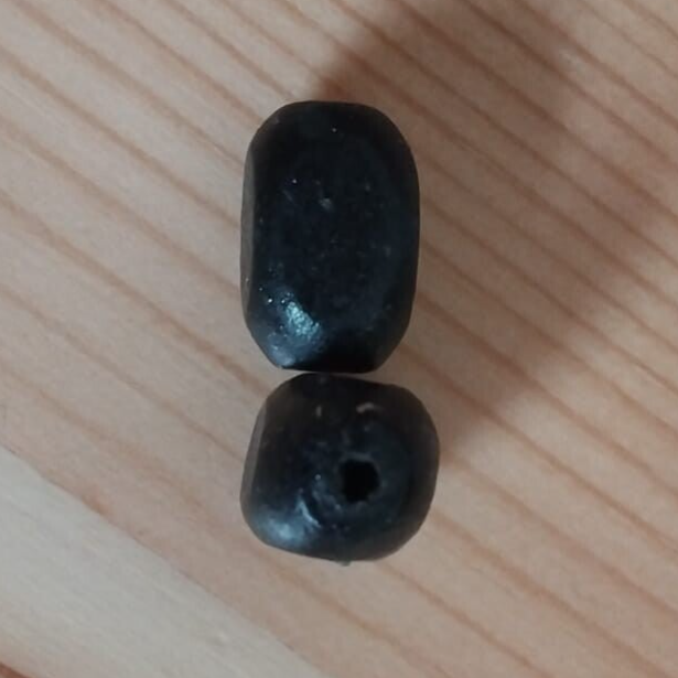 Noir ovale à facette