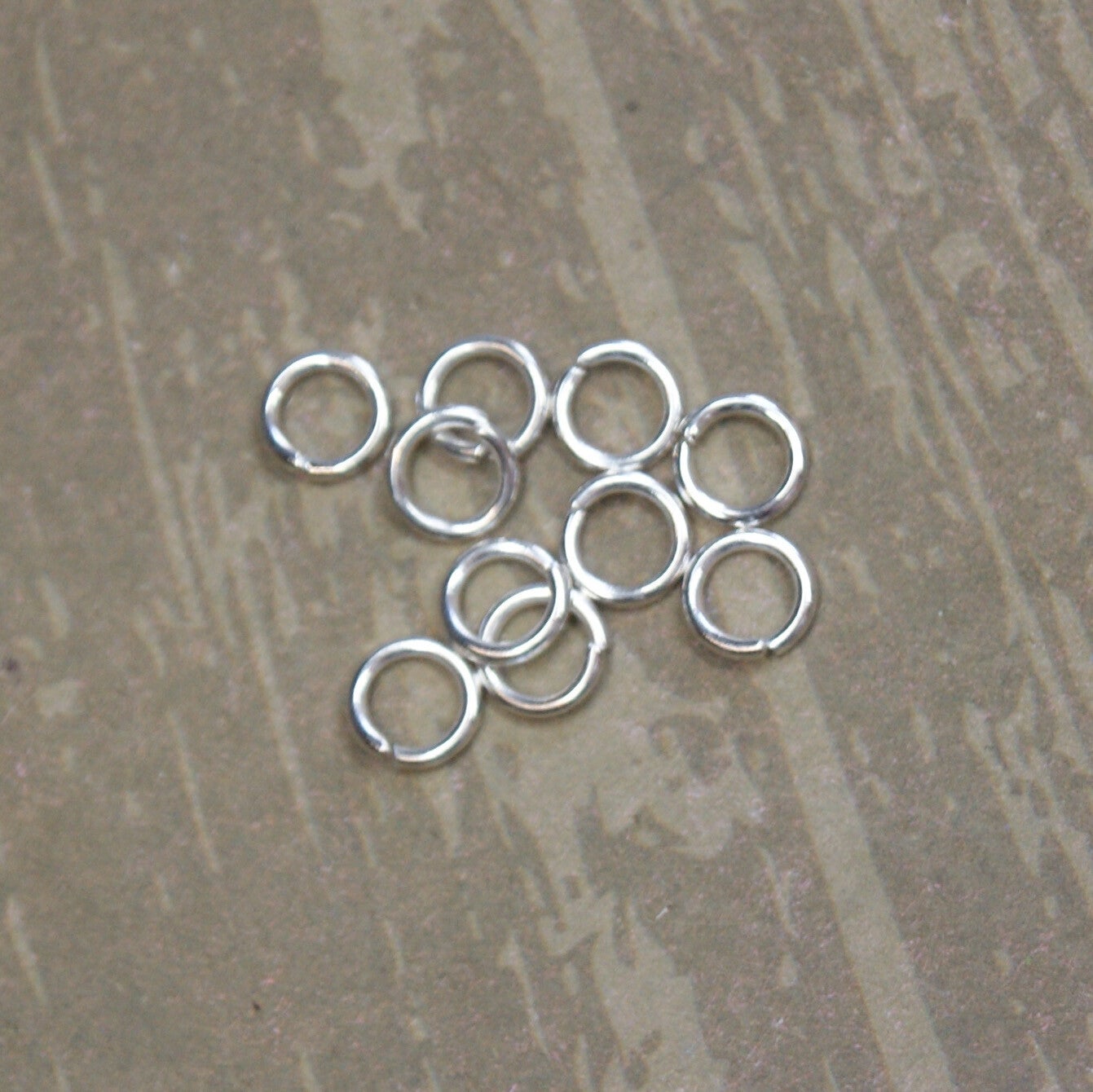 ANNEAUX SIMPLE 6 MM / OUVERT / EPESEUR 0,9MM