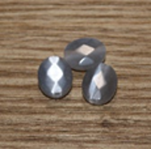 ŒIL DE CHAT FACETTE ET OVALE gris