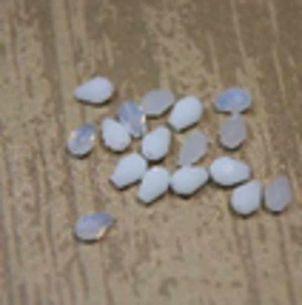 perle cristal BLANC GIVRÉ ovale