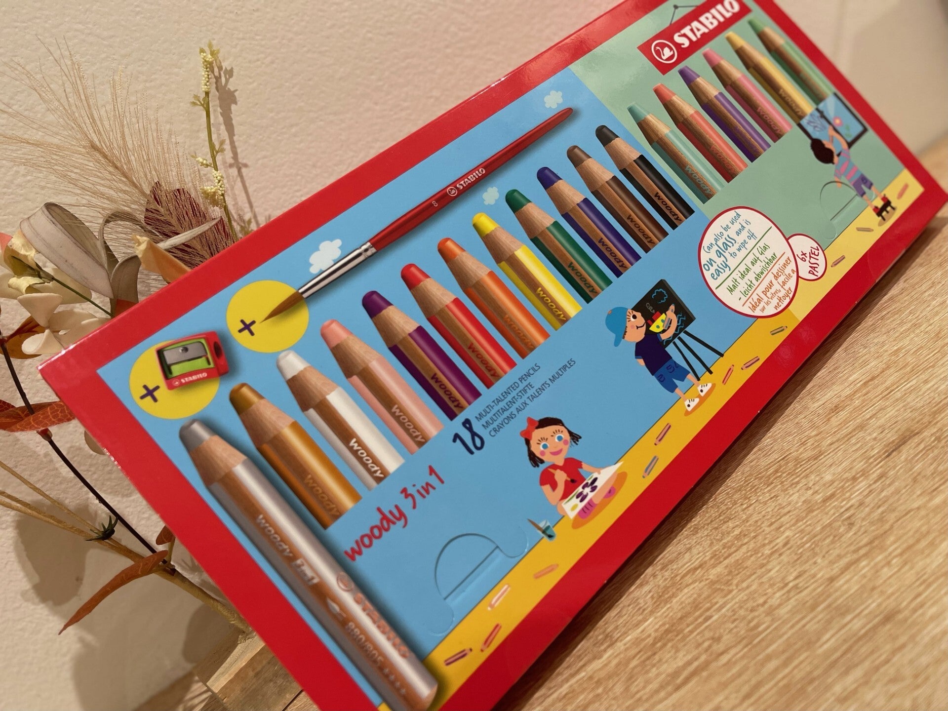 🖍️ Crayon de couleur - STABILO woody 3in1 - Etui carton x 18 crayons de coloriage + taille-crayon + pinceau rond