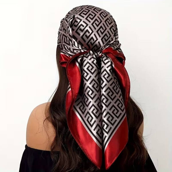 Foulard satin noir et rouge imprimer
