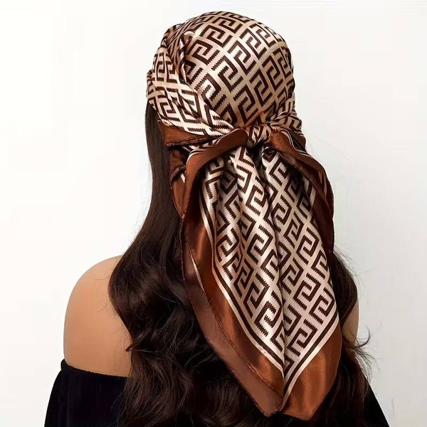 Foulard satin noir et marron imprimer
