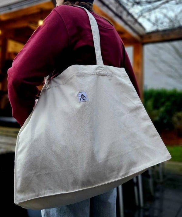 Shopper met lijntekening of handgeschreven tekst