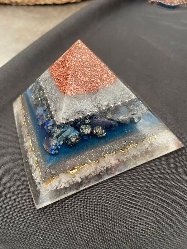 Pyramide L - Cheops Form