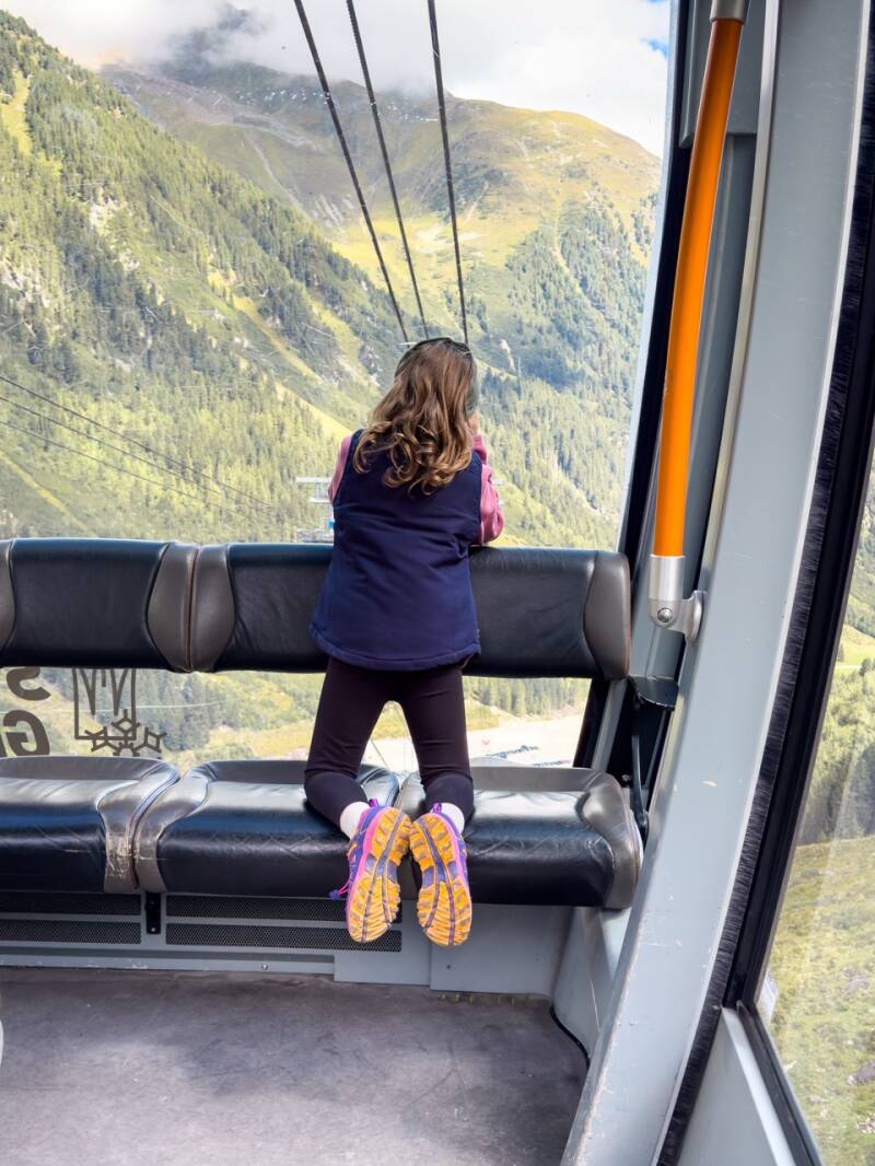 bergfahrt-stubaier-gletscher-gondel-standard.jpg