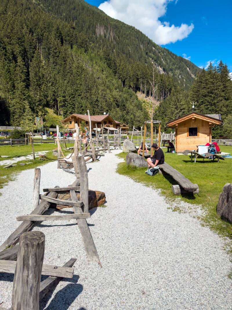 familienfreundlicher-spielplatz-stubaital-standard.jpg