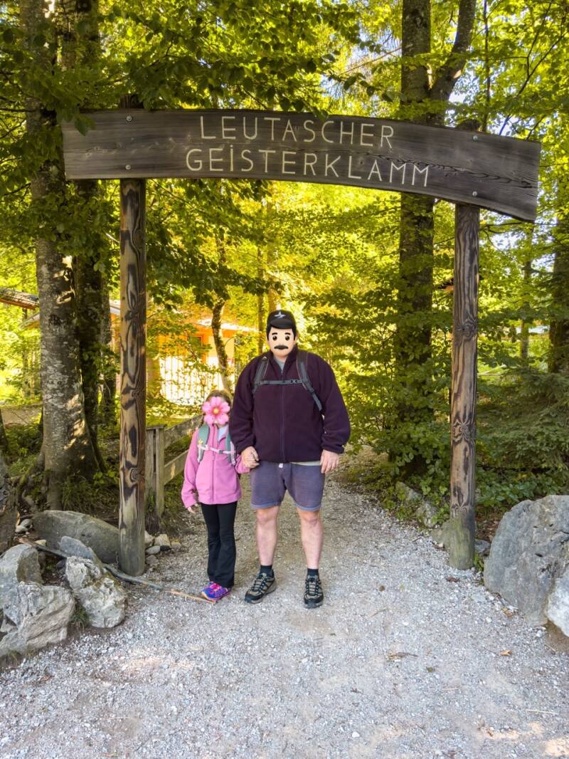geisterklamm-leutasch-wanderweg-standard.jpg