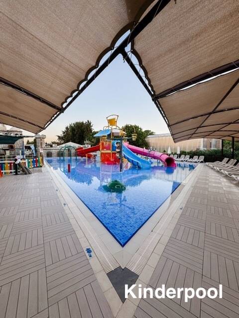 rutschenpark-kinderpool-standard.jpg