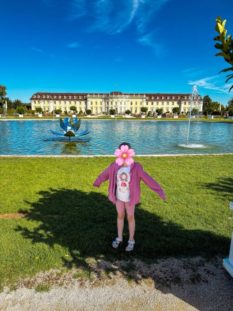 schloss-ludwigsburg-herbst-bluehendes-barock-standard.jpg