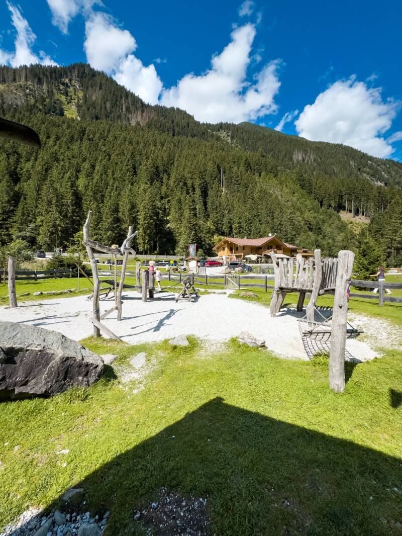 spielplatz-stubaital-familienausflug-standard.jpg