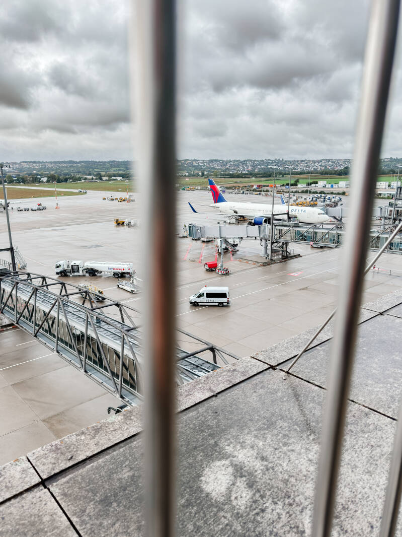 stuttgart-airport-standard.jpg
