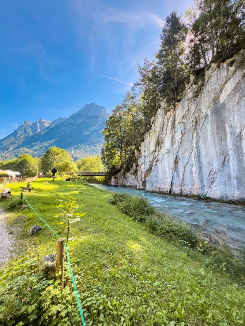 wasserfallsteig-mittenwald-felsen-standard.jpg