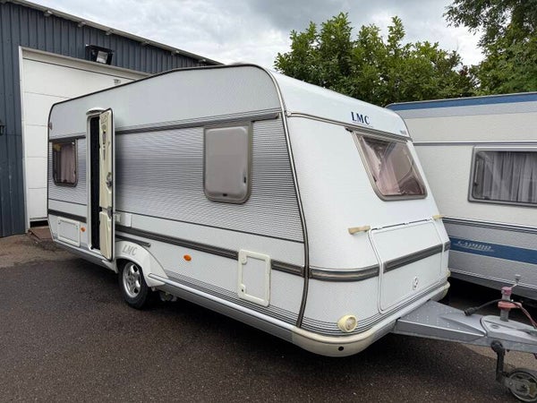 LMC Ambassador 470 RD Caravan + mover + voortent