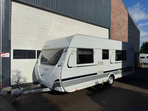 Dethleffs Camper 520 V Caravan + mover + voortent + luifel + enkele bedden