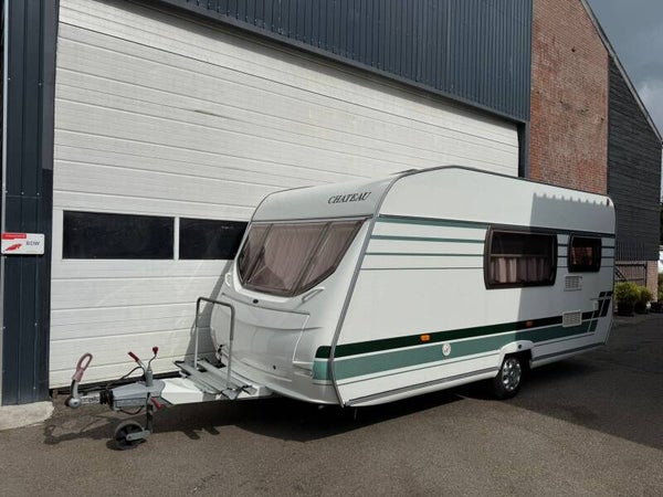 Chateau Calista 450 CT Caravan + voortent + luifel