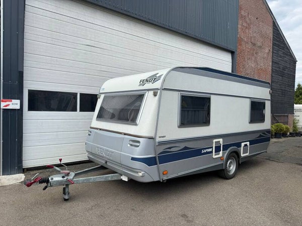 Fendt Saphir 450 Caravan + voortent + luifel